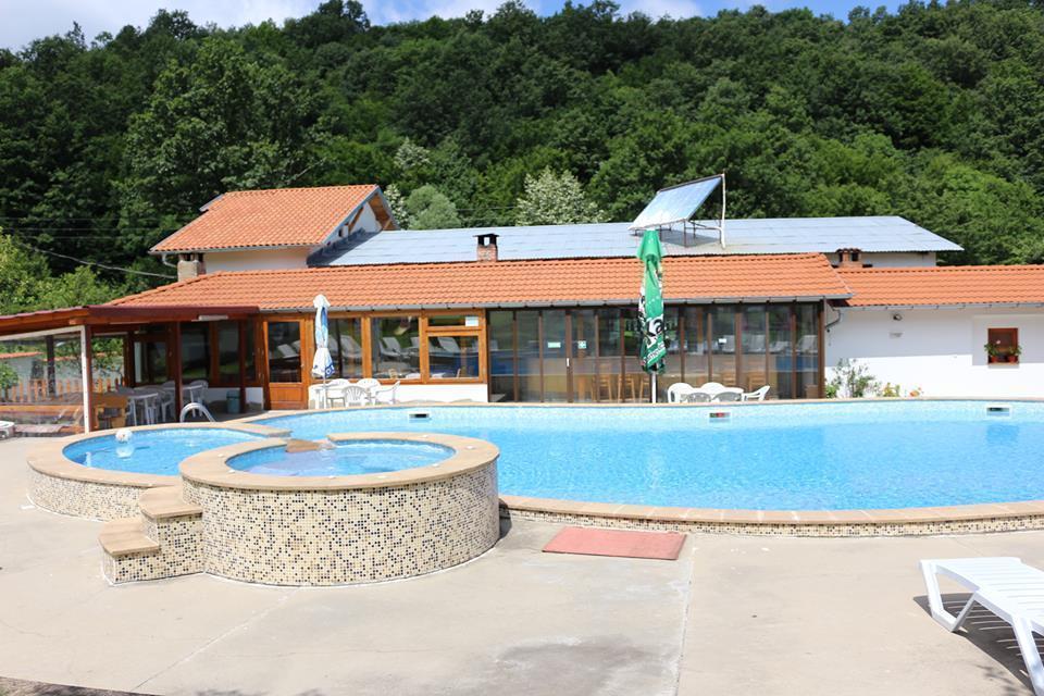 By The River Hotel Complex Balkanets  外观 照片