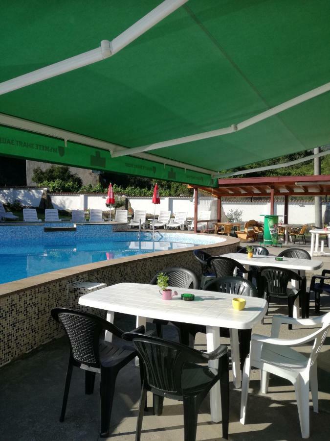 By The River Hotel Complex Balkanets  外观 照片