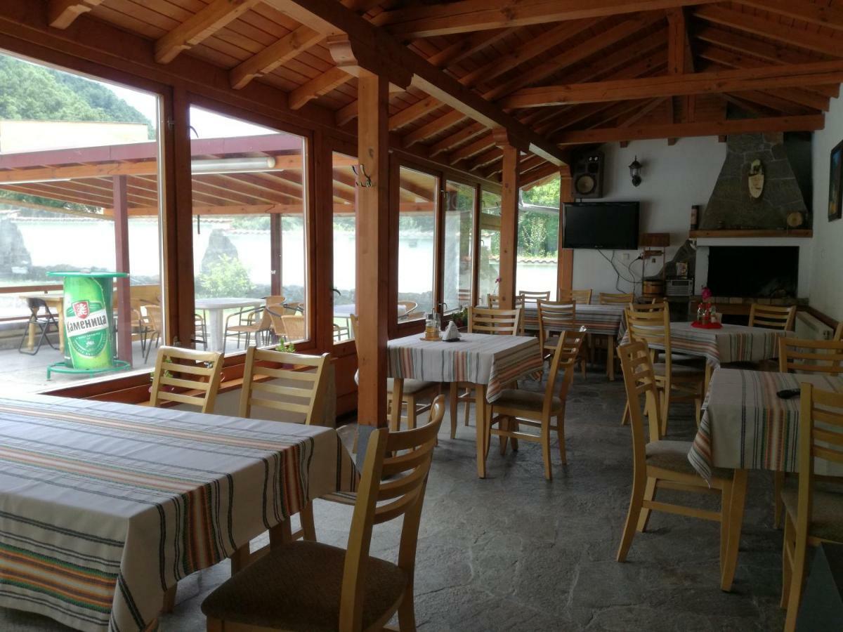 By The River Hotel Complex Balkanets  外观 照片