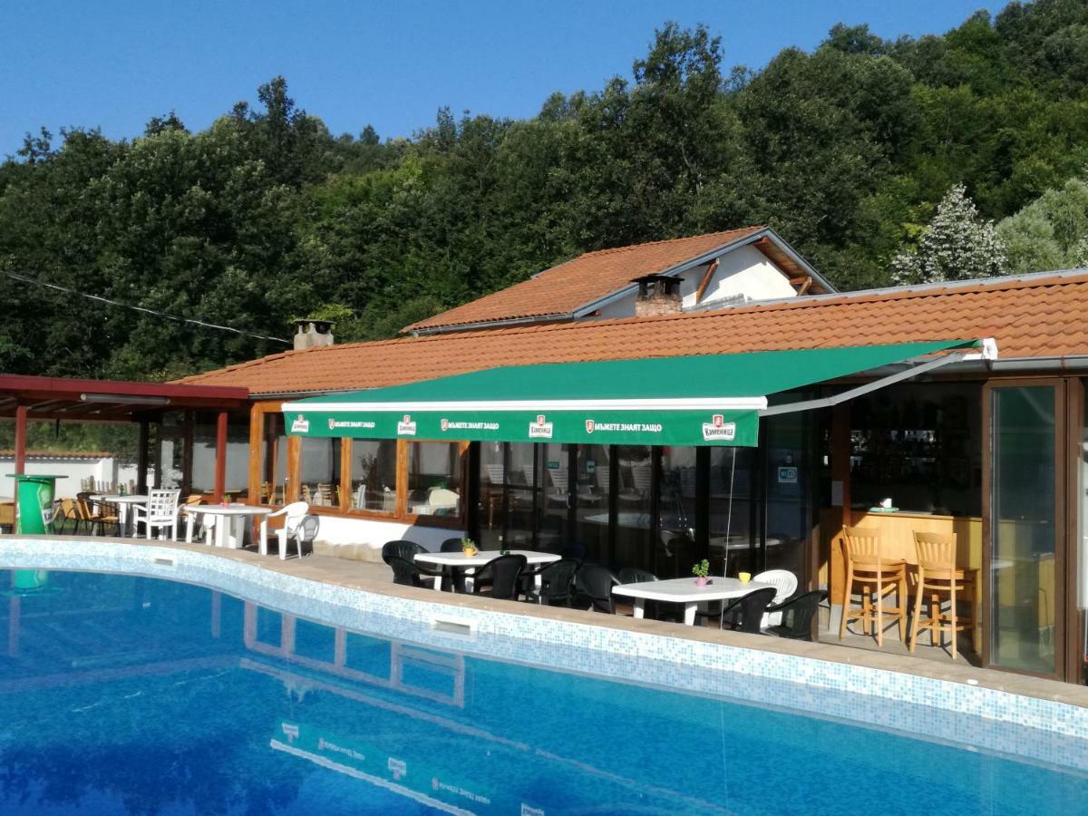 By The River Hotel Complex Balkanets  外观 照片