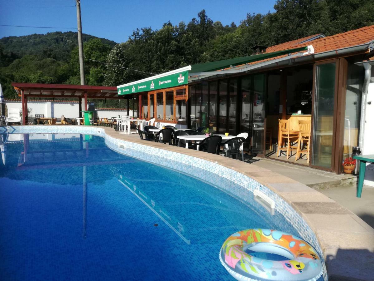 By The River Hotel Complex Balkanets  外观 照片