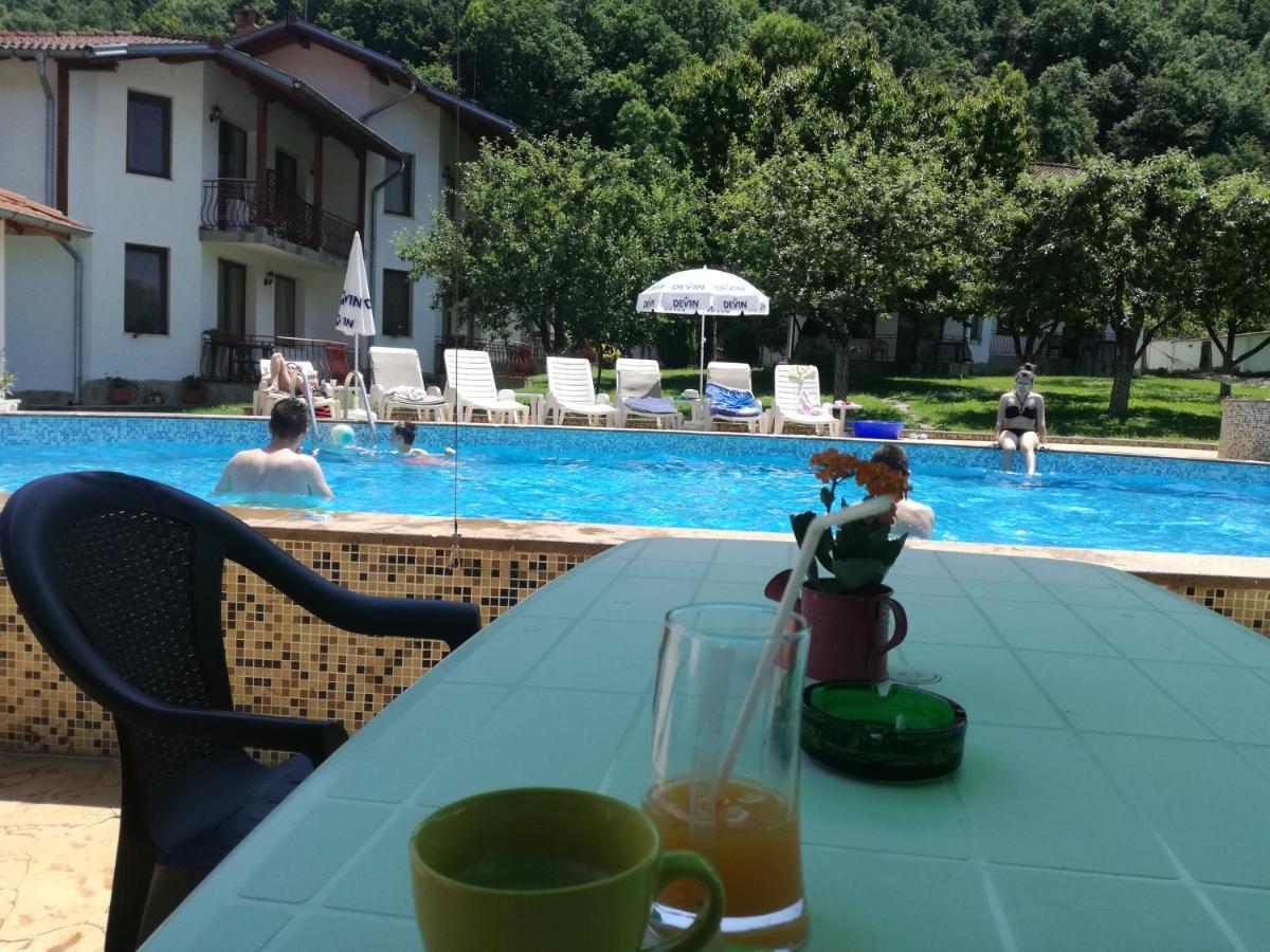By The River Hotel Complex Balkanets  外观 照片